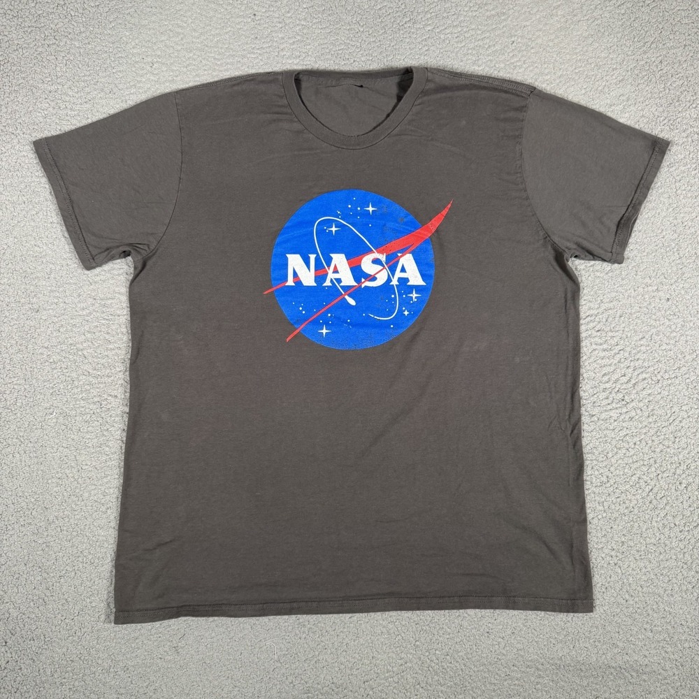 NASA Shirt Mens Large Gray Graphic Tee Casual Preppy Astronaut Space Crewneck